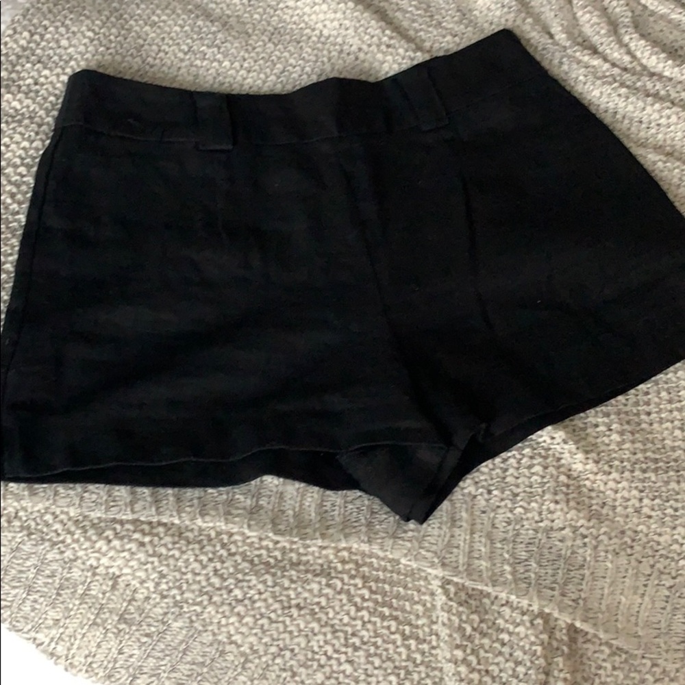 ✨Forever 21 Black Shorts with Belt Loop✨